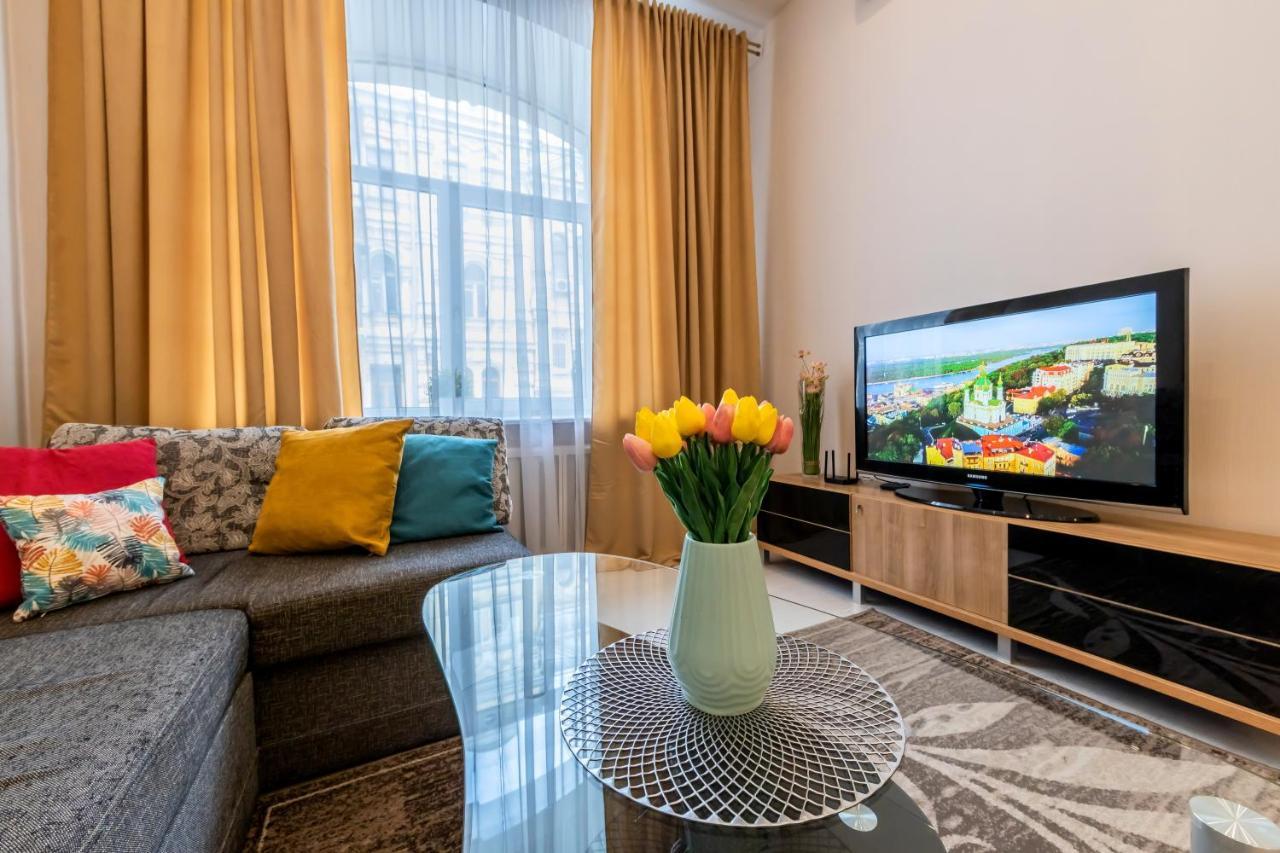 2К Квартира Між Майданом Та Софією Київською Apartment Exterior foto