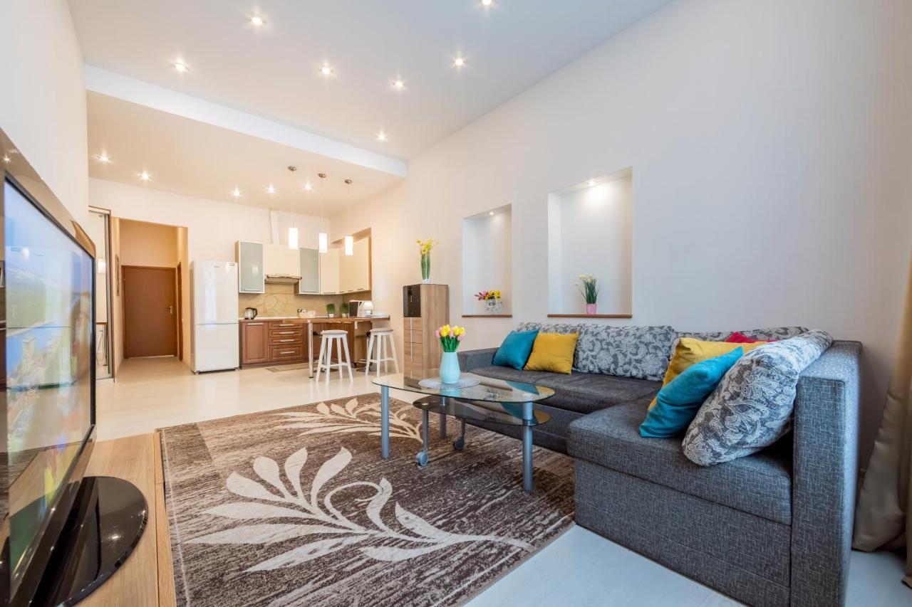 2К Квартира Між Майданом Та Софією Київською Apartment Exterior foto